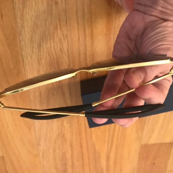 Louis Vuitton Black and Gold Sunglasses - Picture 9 of 13